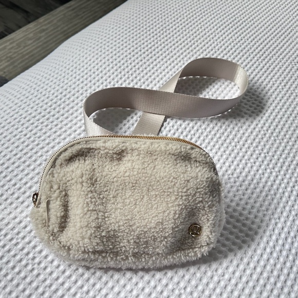 Lululemon Fuzzy Belt Bag - Picture 1 of 3
